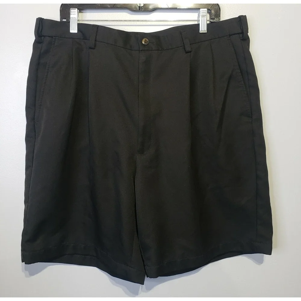 Hagger Golf Shorts Men's Size 38 Chino Pleated Front Comfort Casual Black